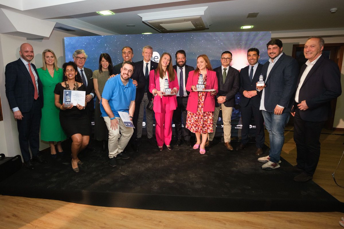A economía galega non sería a mesma sen todos os novos emprendedores que deciden apostar pola nosa terra. O seu compromiso e traballo axudan a que o futuro económico teña boas perspectivas.

Hoxe galardoamos a algúns deles cos premios de <a href="/Fegaxe/">AJE Galicia</a>. Parabéns a todos e a seguir así!
