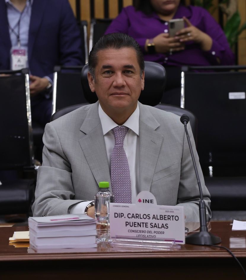 CarlosPuenteZAC's tweet photo. Hoy rendí protesta como Consejero del Poder Legislativo ante el Consejo General del @INEMexico. Mis amigos y compañeros @karencastrejont y @RaulBCCue  también participarán como Consejeros del Poder Legislativo y @ArturoEsc como Consejero representante del @partidoverdemex https://t.co/612JgyPsym