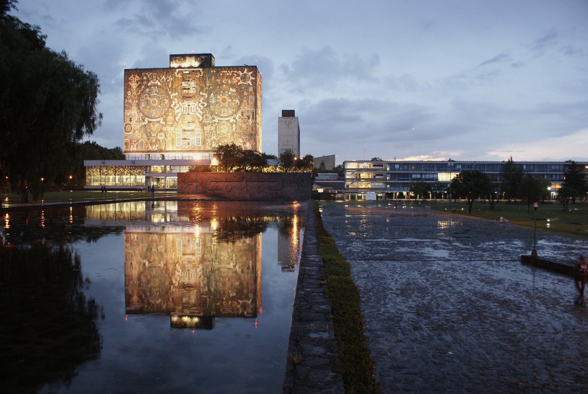 Gracias <a href="/Gabriel_Millan/">Gabriel Millán</a> por esta fotografía de la Reserva del Pinacate y Gran Desierto de Altar.  Así como a <a href="/Indiwulf/">Indiwulf</a> por mostrarnos el origen de la alimentación de nuestro país, el maíz criollo! 
Gracias <a href="/juancuit/">Juan C.Avalos Méndez</a> por esta magnífica postal del Puente de Ojuela, Mapimí, Durango.