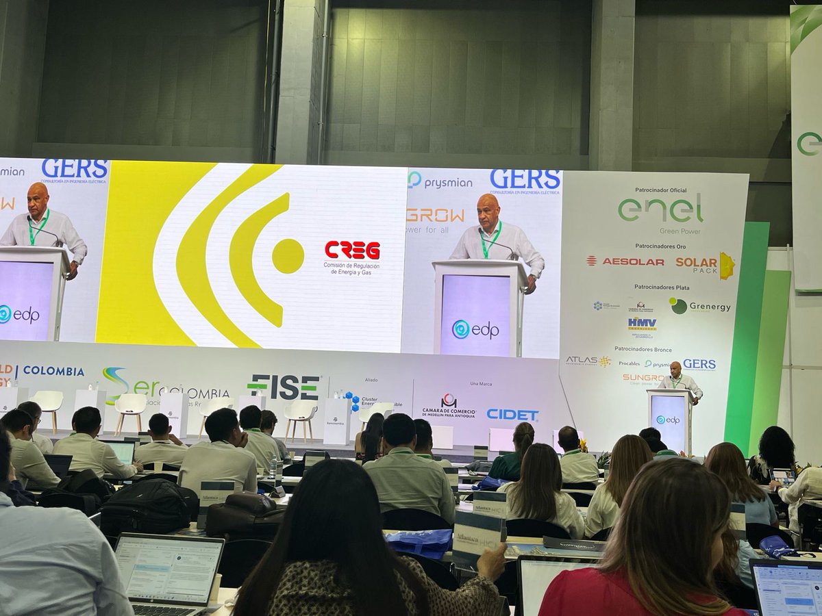 #Ahora | Omar Prías, director ejecutivo de la @comisioncreg, habla en el séptimo Encuentro y Feria Renovables Latam. Habla sobre regulación de energías renovables en Colombia