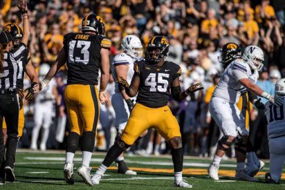 I am blessed to receive an offer From The University Of Iowa!⚫️🟡 A.G.T.G🙏🏻@CoachK_Bell @CoachPoe1914 @JHMerrittJr @JPRockMO @AllenTrieu @RivalsPapiClint @ChadSimmons_ @DeSmetFB