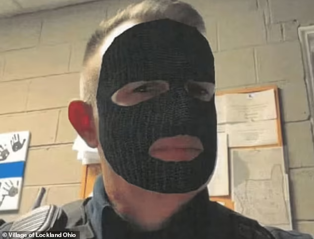bytesintruth's tweet photo. Michael Resckhe, an #Ohio cop
Is fired for posting a Snapchat photo using a 'balaclava' filter
A filter?
So, 'they' wear a real #balaclavaMask and commit crimes all over America
And it's all good
Wear a silly Snapchat filter and you're 'out of here'
Get off #Snapchat Bro~ https://t.co/VIAncYRD3j