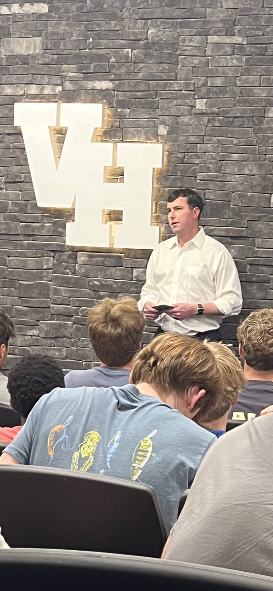 Thank you to Vestavia Alum and @ReSeedPartners CFO Doug McCrary for speaking to our players at financial literacy yesterday #1REBEL