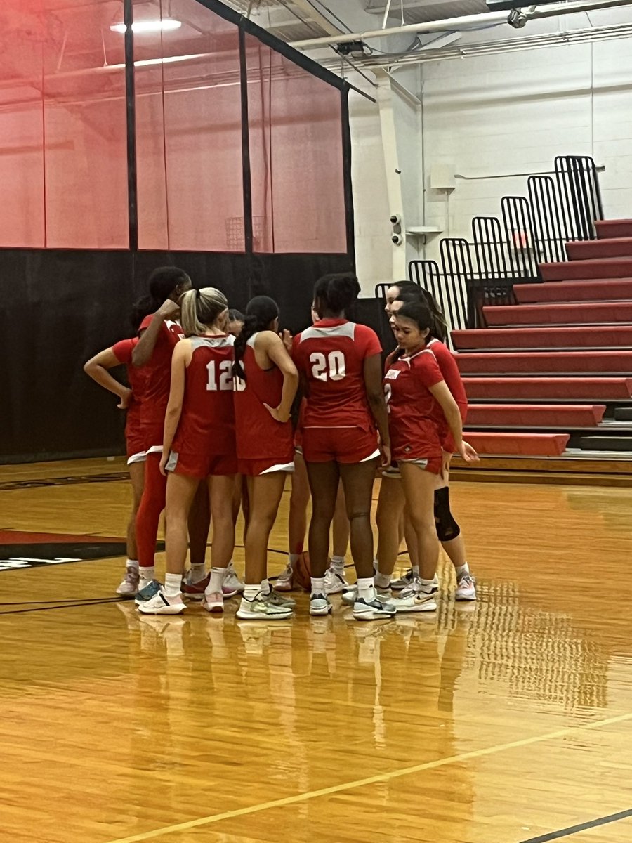 Missing this ❤️🖤 Thank you again to all of our players, especially our captains, & parents for your dedication and hard work this past season!
#HerAtHun #HunStrong #HUNgry #OnTheHUNt #basketball #girlsbasketball #highschoolbasketball #NJSIAA #empowerwomen #wolfpack #energy #tbt