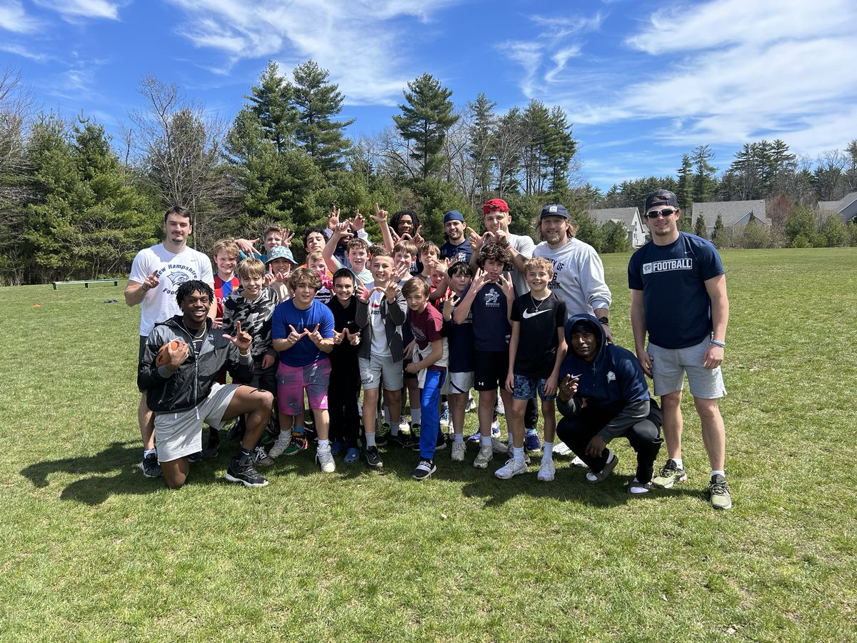 Giving back to our community‼️ Yesterday, Our 🅿️layers spent their afternoon participating in @CooperativeMS wellness day. Thankful for @UNHWildcats Hall of Famer @coachlewis0721 for allowing us the opportunity ❗️ #GraniteStrong | #BuiltEachDay
