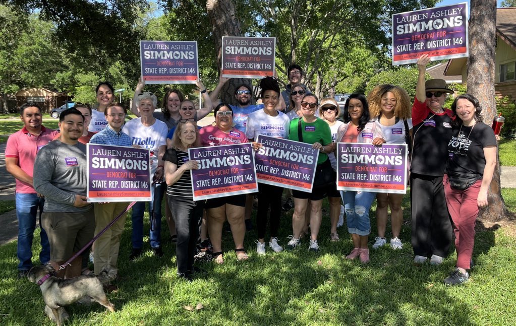 Thanks so much @indivisibleHOU for helping us reach voters in #HD146!

Join us for our next block walk and / or virtual phonebank: LaurenAshleySimmons.com/field 

Election Day is May 28th and Early Voting is May 20th - May 24th
#txlege #reclaimHD146