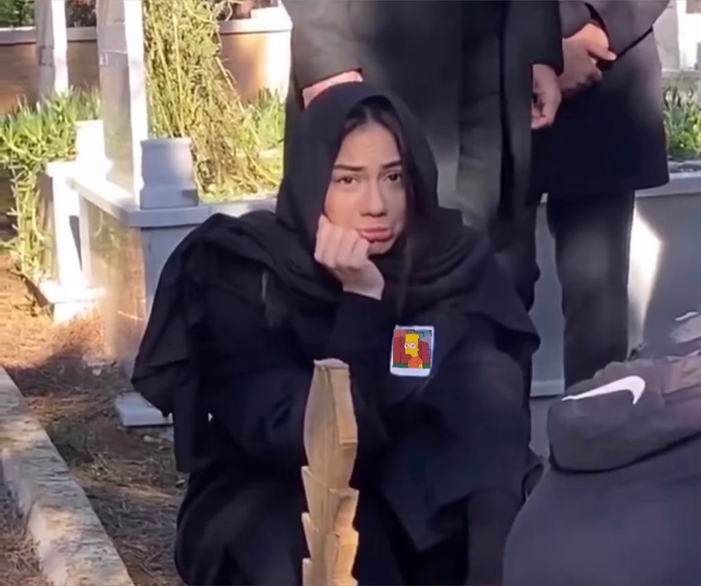 jaysworId's tweet photo. Not to be dramatic but I actually really miss Demet A LOT my life without her energy is grey https://t.co/nkUzK7QovB