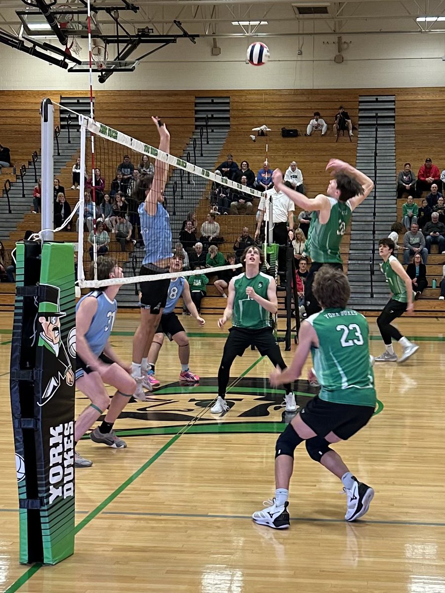 Boys’ Volleyball
vs. Willowbrook
Varsity won 25-16, 25-13
JV also won in two
Congratulations Dukes!