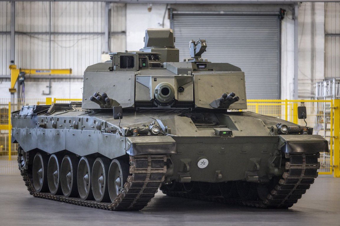 You come home late at 5am from being out drinking with the boys 

You walk in the door and your wife is standing in the doorway looking at you like this British Challenger 3 tank 

#NAFO