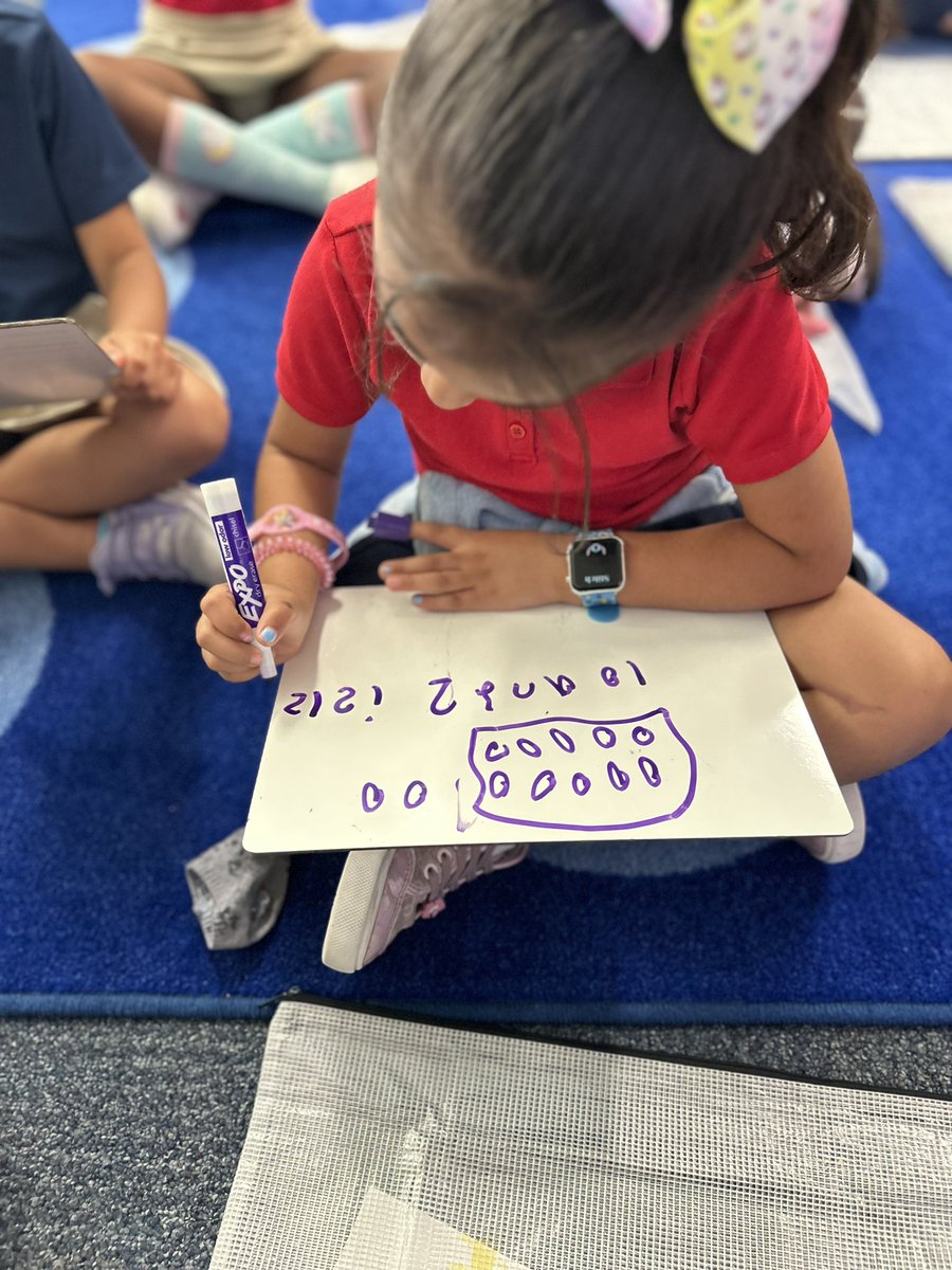 Cass_Francois's tweet photo. We can compose and decompose numbers 10-20 representing a number is a set of ten and some more. @CannellaElem #mathstars #kindergarten #soar https://t.co/KxzjM3wVnq