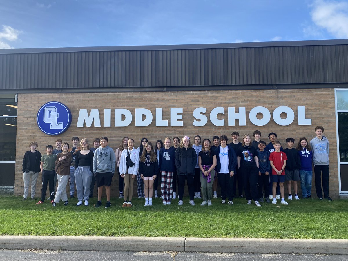 Check out the #glcsMS cabinet group with our new sign! Grateful to the GL community for supporting the bond. #gogulllake