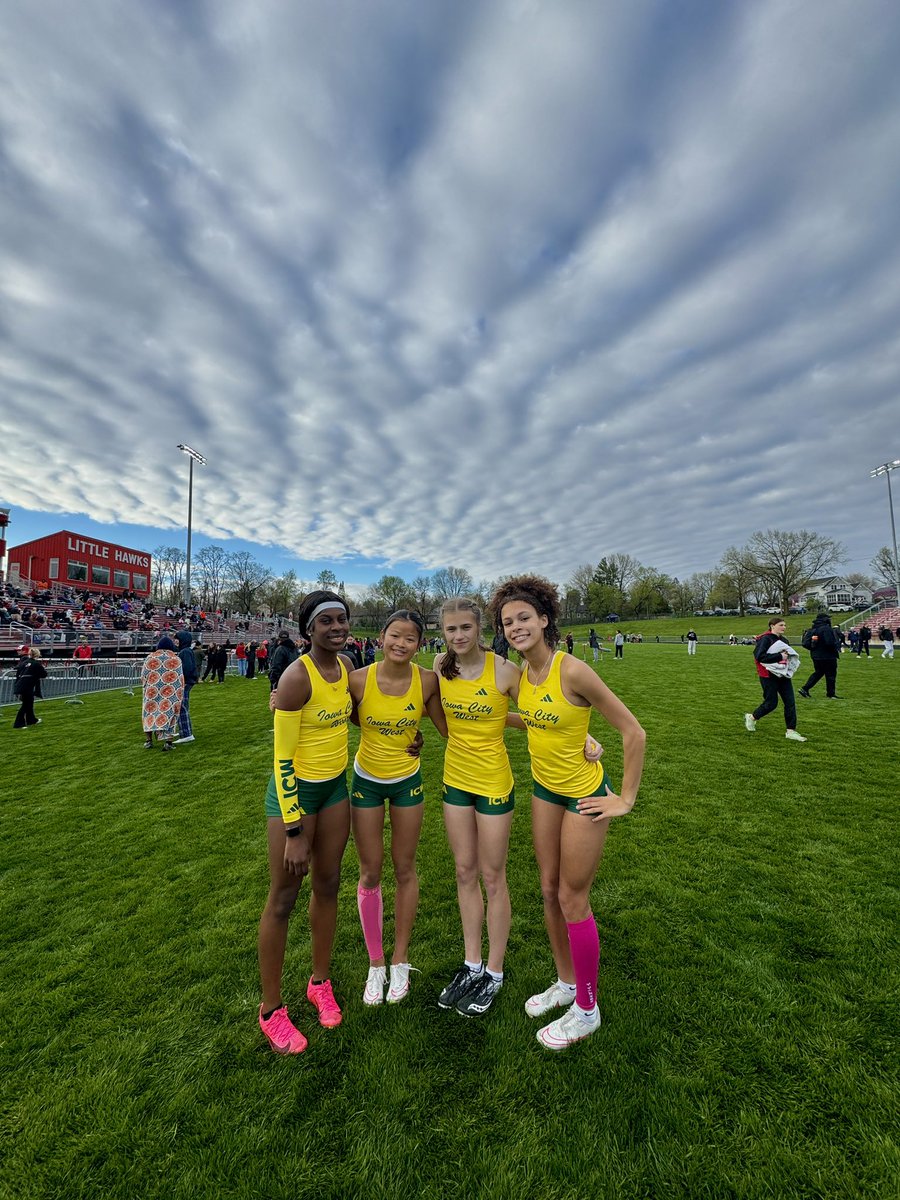SHUTTLE HURDLE RELAY!!! Phenomenal performance Erinn Varga, Jaylin Herring, Eriniah Carter, and Sophia Olivo!!! The girls ran an unofficial time of 1:06.24, finishing 2nd overall!! Keep hurdling over those obstacles and reaching new heights!!!