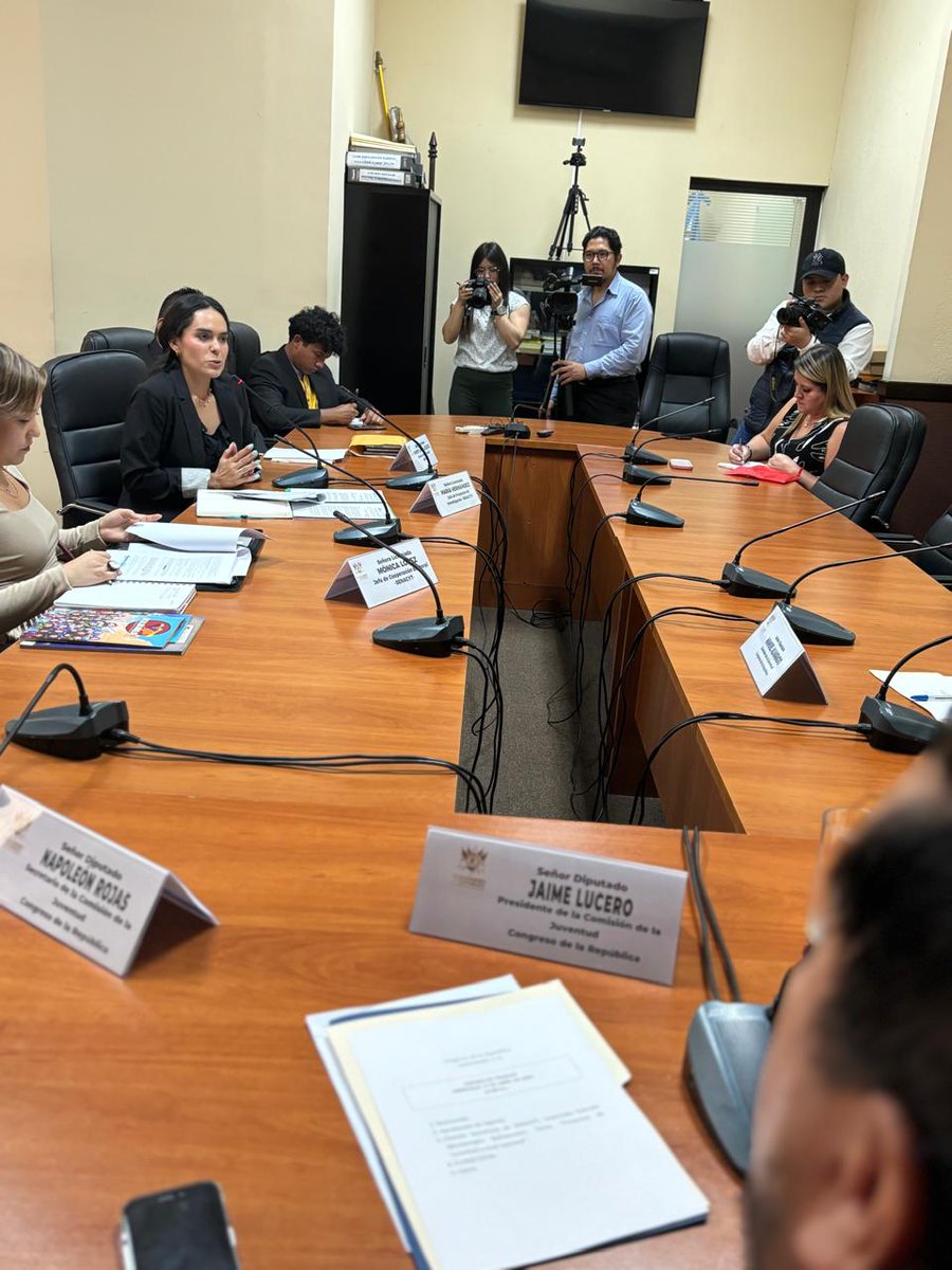 En la comisión estuvimos reunidos para dialogar con autoridades de -SENACYT- sobre como accionaremos el plan de trabajo para la juventud a nivel nacional y el departamento de Jalapa

Mi compromiso será siempre apoyar el desarrollo de los jóvenes en Jalapa #JaimeLucero