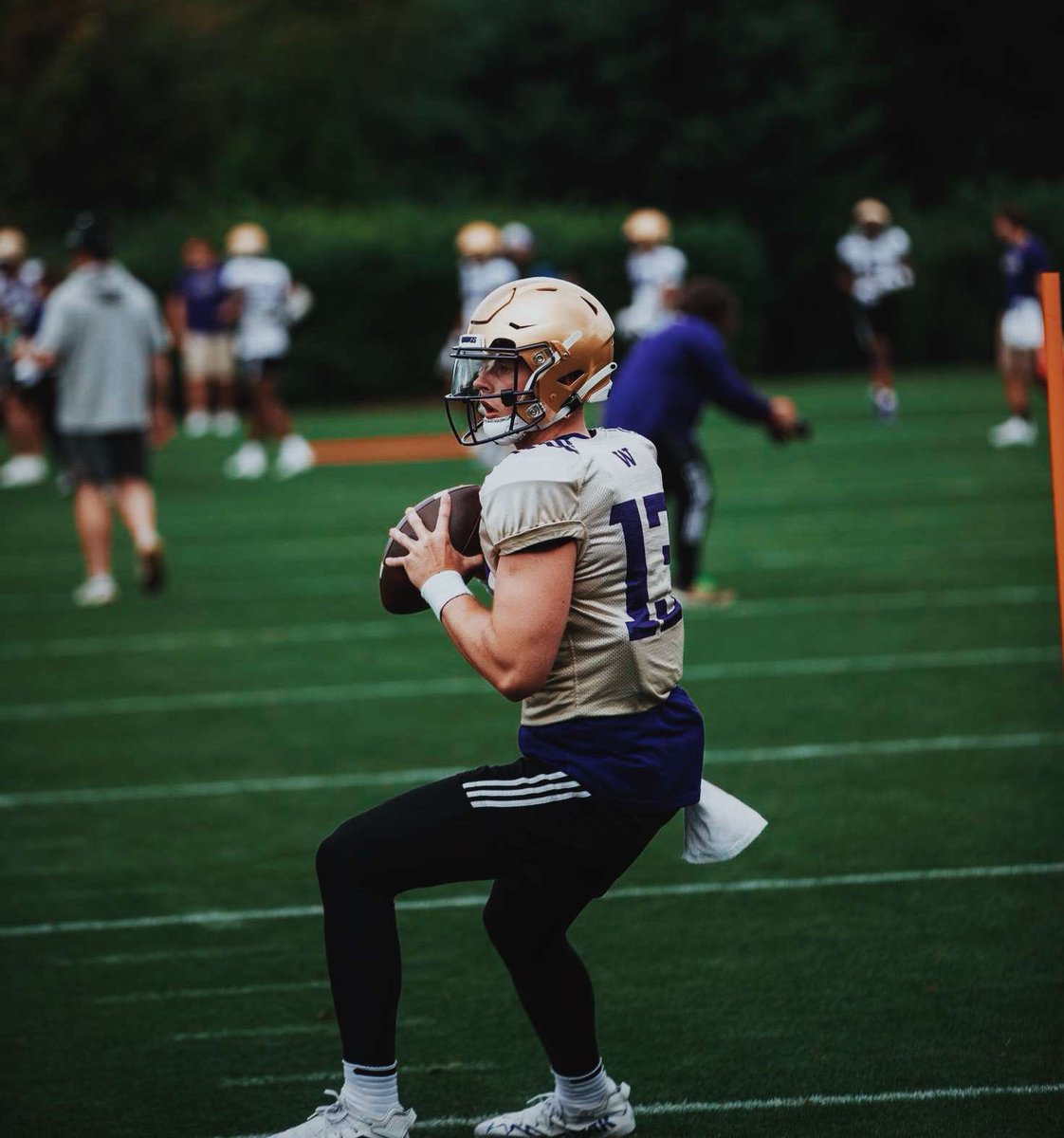 cam_stiegeler14's tweet photo. 6’2.5, 215 Lbs, 4 years of eligibility https://t.co/8JcYIcUDBJ