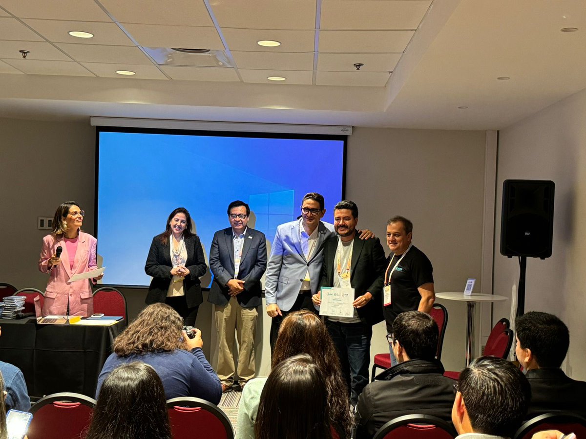 dballesteros86's tweet photo. Muy buena experiencia, aprendizajes, amigos, intercambio cultural. Congreso internacional de Nefrologia. @ISNWCN @SLANH_ muchas gracias https://t.co/tLPer8e9iq