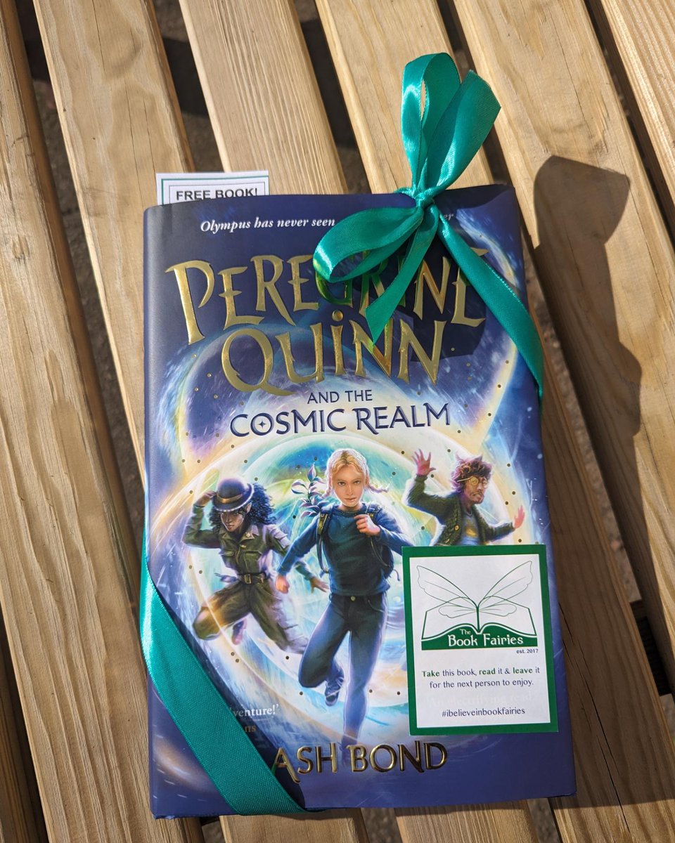 Lei_83's tweet photo. Thank you SO much @the_bookfairies for this magical find today! 📗🧚🏼‍♀️✨ My daughter Jemima is over the moon and has already started to read and enjoy this absolutely beautiful book tonight. What a wonderful way to spread some joy! 💜 #ibelieveinbookfairies https://t.co/v99yv8ZfA8