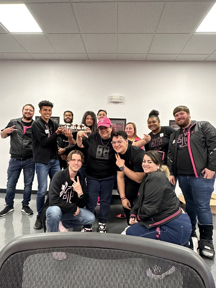 YoungTmoMiggy's tweet photo. The Tallahassee Titans having our first Hi-Po meeting !! We are so exciting for all this growth and develop to come 🥳 huge thanks to our fearless leader Magda and the amazing Ranon helping lead the way for our rising Titans 📈 https://t.co/anFF5QTAuM