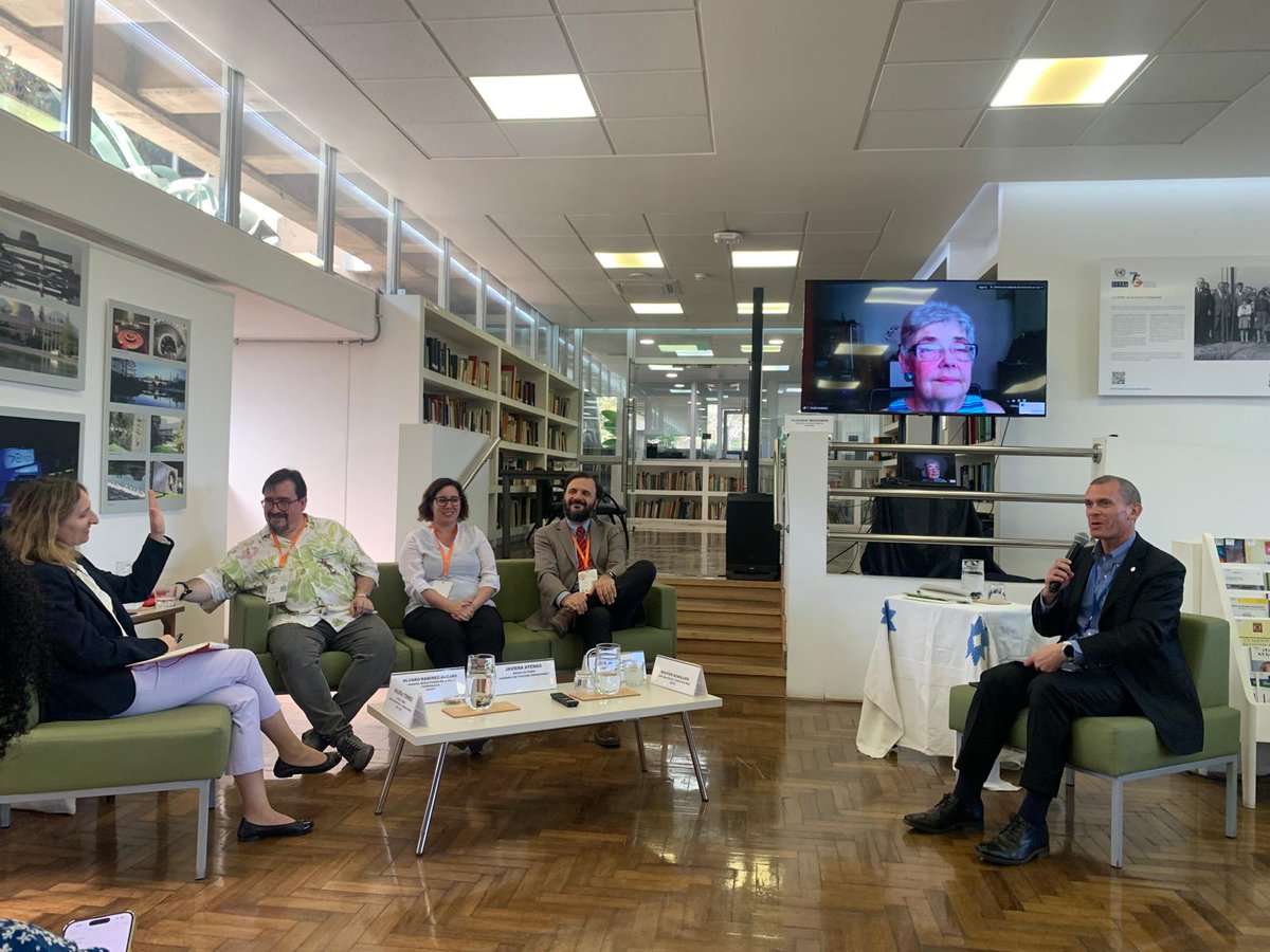 BibliotecaCEPAL's tweet photo. ¡Gracias a las y los relatores que participaron en el panel sobre Academia Abierta, #CienciaAbierta, Educación Abierta y GobiernoAbierto! Sus reflexiones nos ayudan a avanzar en la colaboración para cumplir con los #ODS. #ForoALC2030 @IFLA https://t.co/6IeMte7CCN