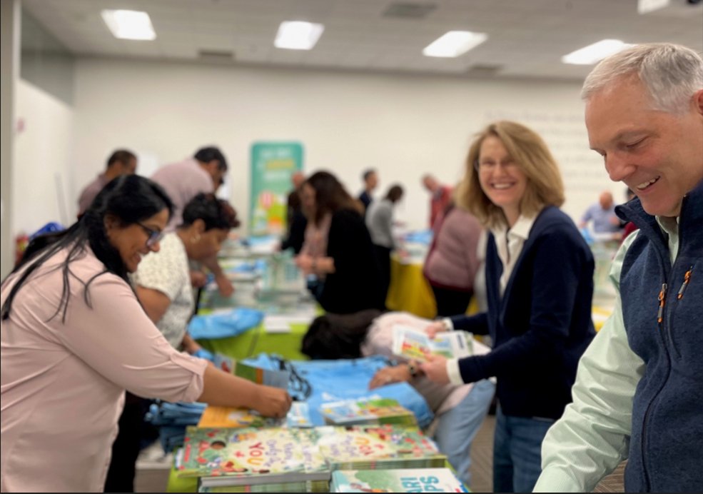 News: <a href="/PitneyBowes/">Pitney Bowes</a> celebrates a 20-year partnership with Reading Is Fundamental <a href="/RIFWEB/">Reading Is Fundamental</a> with 20 literacy events in 20 cities. Learn more: spr.ly/6010b3vkA