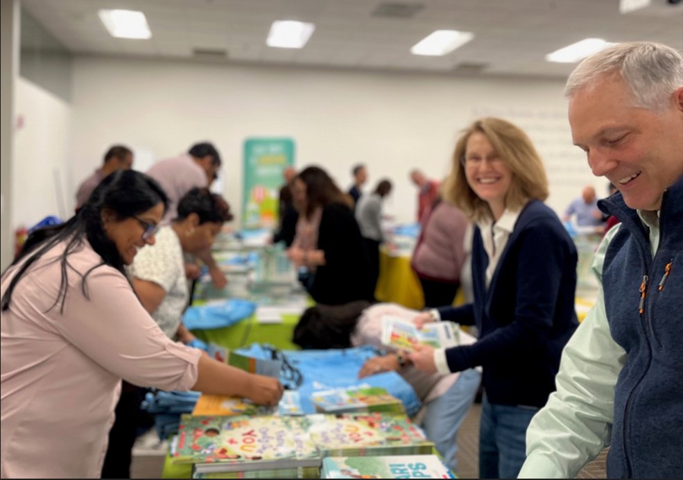 News: @PitneyBowes celebrates a 20-year partnership with Reading Is Fundamental @RIFWEB with 20 literacy events in 20 cities. Learn more: spr.ly/6010b3vkA