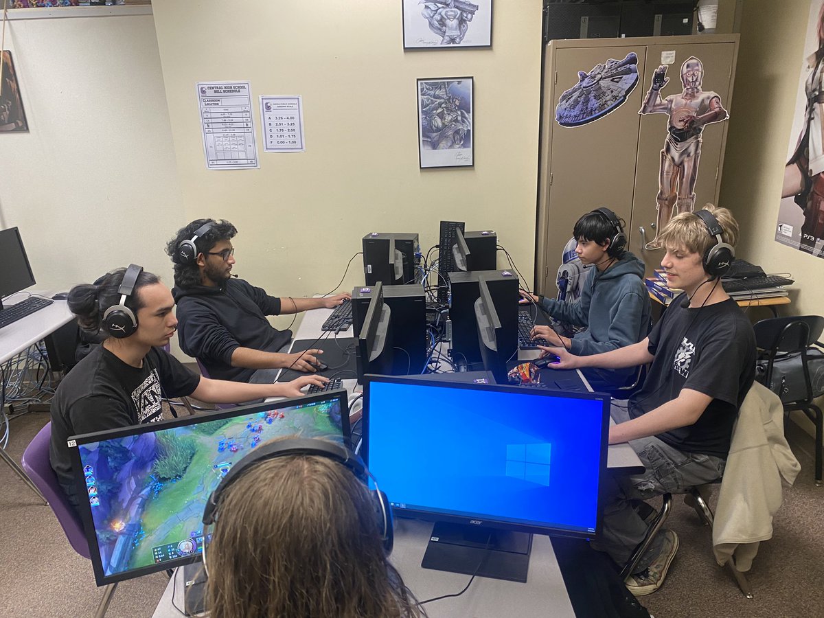 Omaha Central eSports tweet media