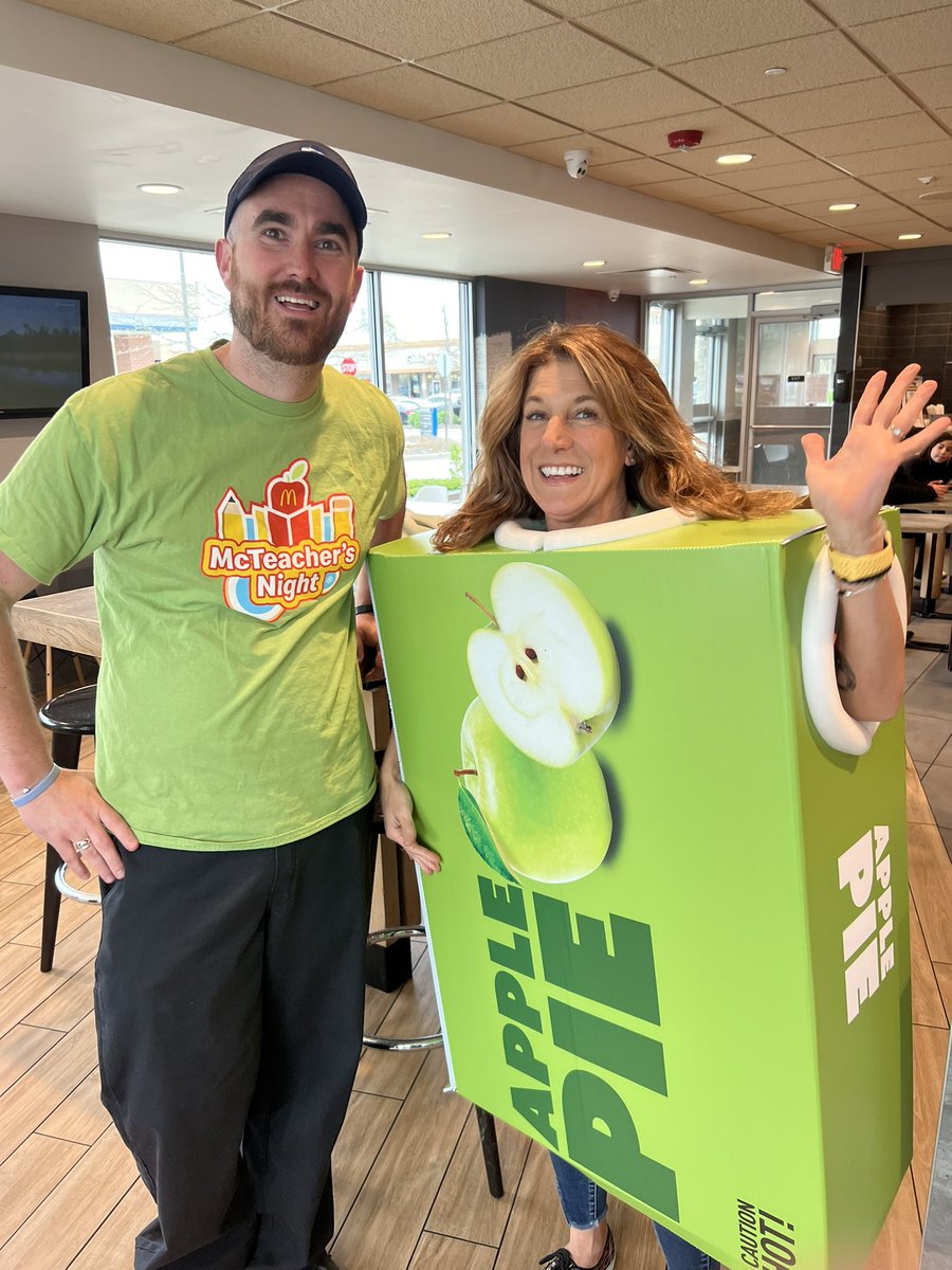 Clarkeedu1's tweet photo. Come out for Pies and Fries at McTeacher Night McDonalds at 17171 Harlem from 4-7 to support our Twisters
#TwisterPride https://t.co/DGfpHYZqXM