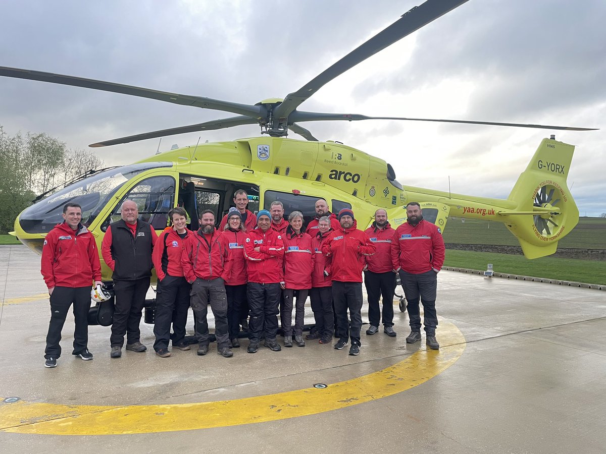 HVMRT's tweet photo. Tonight, members of @HVMRT visited the Nostell base of @YorkshireAirAmb to speak to pilots and medics, and be briefed on how to work around the aircraft. Thanks to @YorksAmbulance @MountainResqUK Jess, who organised this and thanks to the great YAA team in Wakefield. https://t.co/HmlQYMCRG3
