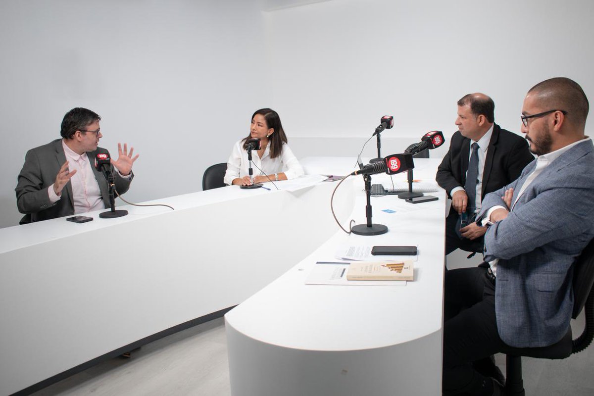 ieep_ec's tweet photo. ¡Así vivimos el estreno de “Contrapunto Liberal” en I99 FM!
➡️ Una jornada llena de análisis profundo, discusiones enriquecedoras .
➡️ No olvides unirte a nosotros cada lunes a las 10 AM para más debates que importan. 🇪🇨
#ContrapuntoLiberal #DebateEconómico #Política #I99FM https://t.co/ujMEUZokhl