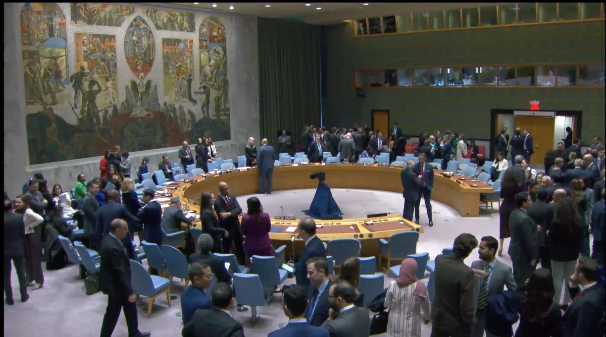 Moments away from UN Security Council vote on Palestine bid for full UN membership. Al Jazeera English will carry it live. youtube.com/watch?v=gCNeDW…