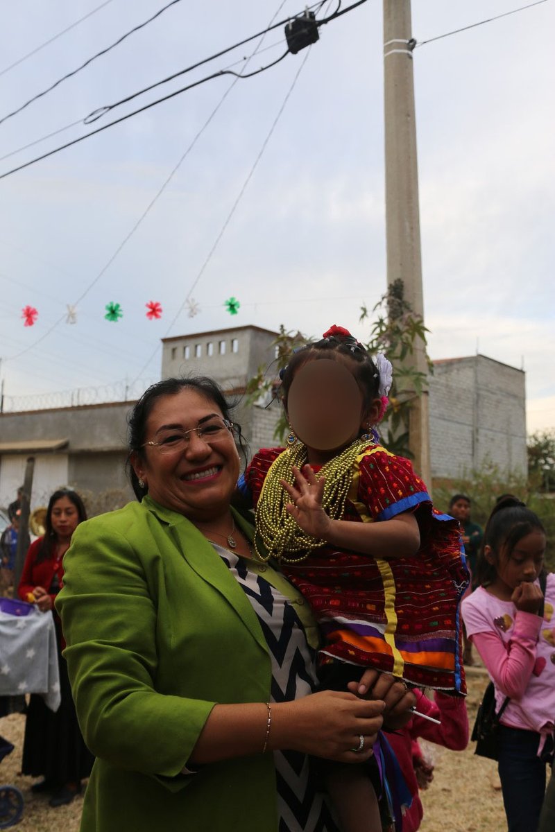 Oaxaca es un estado con una gran Diversidad Cultural que se refleja en los trajes y bailes tradicionales; música, gastronomía y lengua materna. Respeto y orgullo a nuestra Diversidad Cultural.
#SanJacintoAmilpas #oaxacamexico #cultura #tradicion #Guelaguetza #Mexico #Cultura