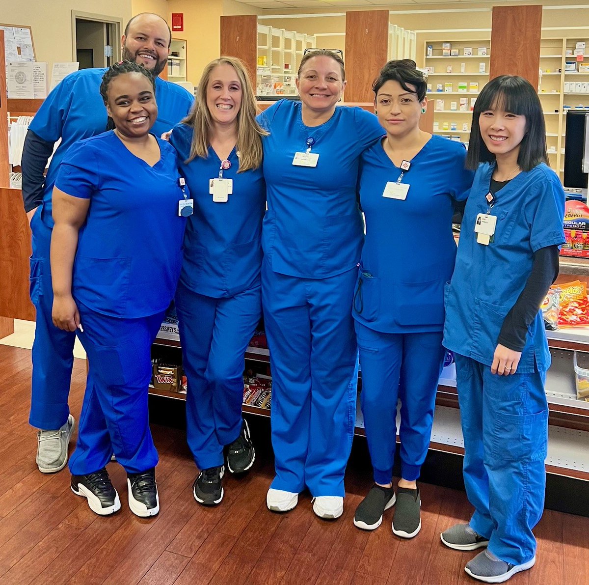 A special shout out to the retail pharmacy team @HCAFLHealthcare (Memorial Hospital)​ - Luxia Tran loves to be onsite with you all! #teamworkmakesthedreamwork #excellentpatientcare #pharmily