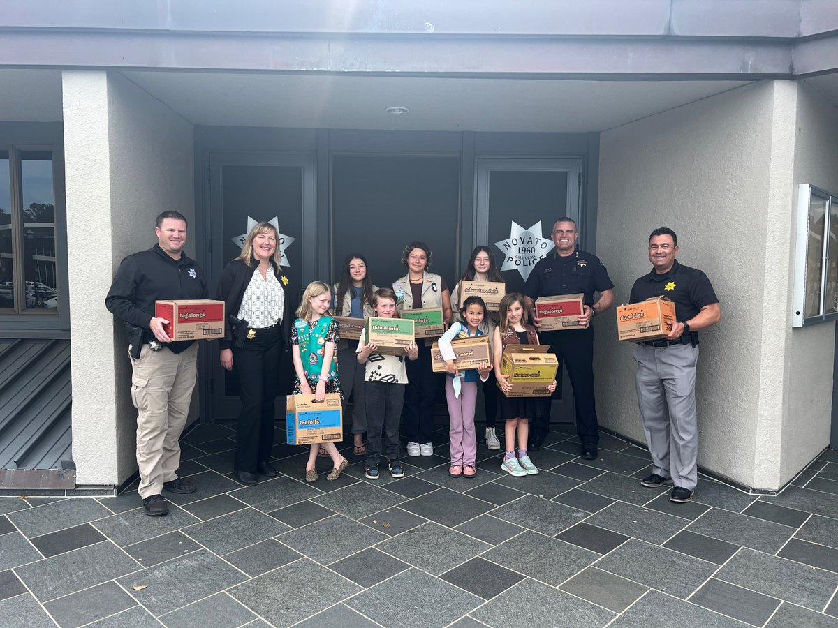NovatoPolice's tweet photo. Hats off to our a-dough-rable pals at the Novato Girl Scouts for dropping off some scrumptious #girlscoutcookies yesterday!
β¨We appreciate our "kindness champions", sprinkling goodness everywhere they go! π+πͺ=π
#cookies #tistheseason #NPD #NovatoPolice #Novatogirlscouts #CityofNovato #ThankYou