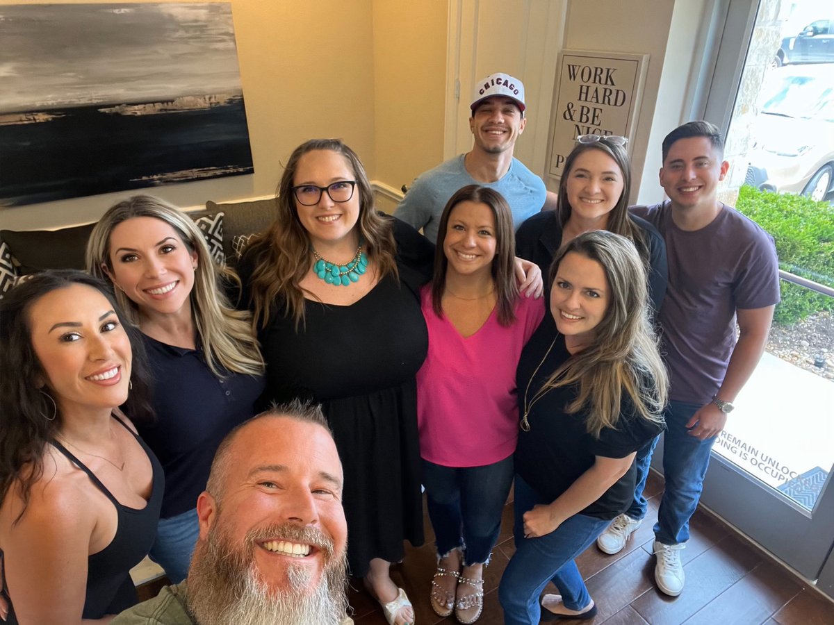 Huge thank you to Maggie Ronquillo with Frontier Title for sponsoring a fajita lunch for BMG U today!  We got to dive deep into one of my favorite things: marketing!  From ads, videos, social media and so much more!!  Love my people! ❤️ #realestate #bridgetmooregroup