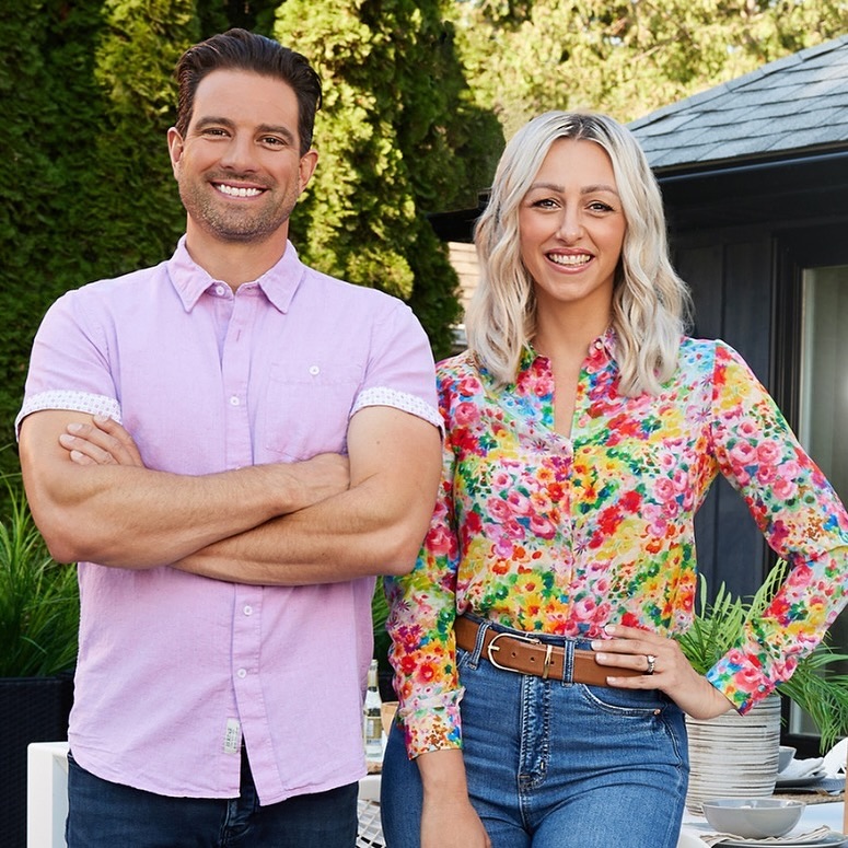 Get your plaid shirts ready for a celebration you don’t want to miss! Come say hi to me & Debra Salmoni this Monday April 22 from 4-7pm at Sugar Beach in Toronto ahead of the Season 5 premiere of #ScottsVacationHouseRules. Don’t forget to RSVP here: bit.ly/3xEbPFM