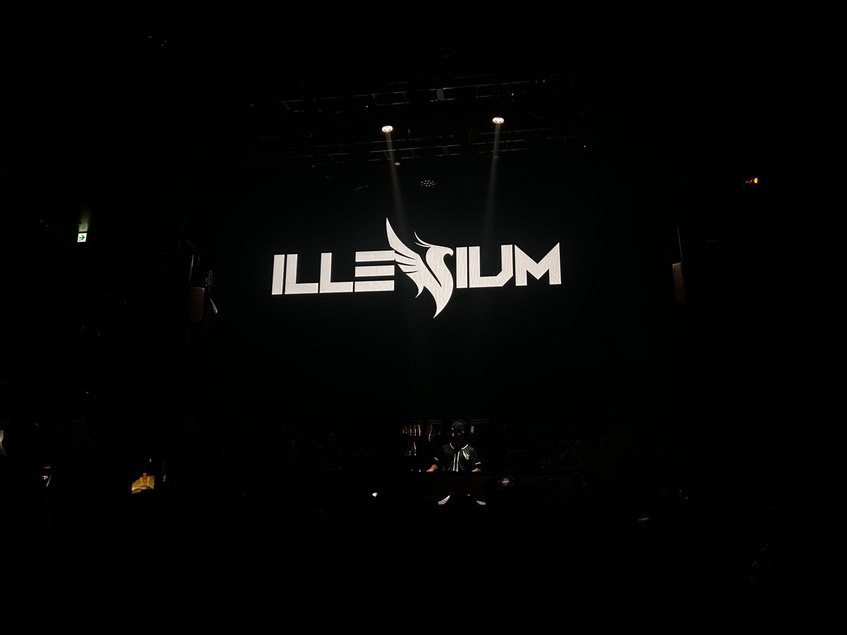 kazuma_bieber's tweet photo. illenium、そしてzoukありがとう https://t.co/MI7duJGpaT