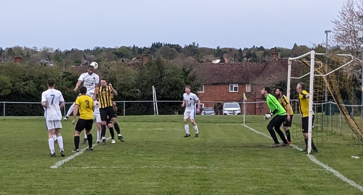 GAME 154 OF 2023/24
📅 Thursday 18th April ⏱️18:15
2nd visit to 🏟️386 - The Nest
🐝 <a href="/fc_wasps/">Chalfont Wasps FC</a> 1
⬜️ <a href="/ACSPORTSFC/">Aston Clinton Sports FC</a> 6
🏆 Hellenic D2 East
👨‍👩‍👦‍👦 16

The visitors were clear winners on the pitch, off it, the hosts were superb. Enjoyed my revisit, revised blog below

footygrounds.blogspot.com/2014/07/chalfo…
