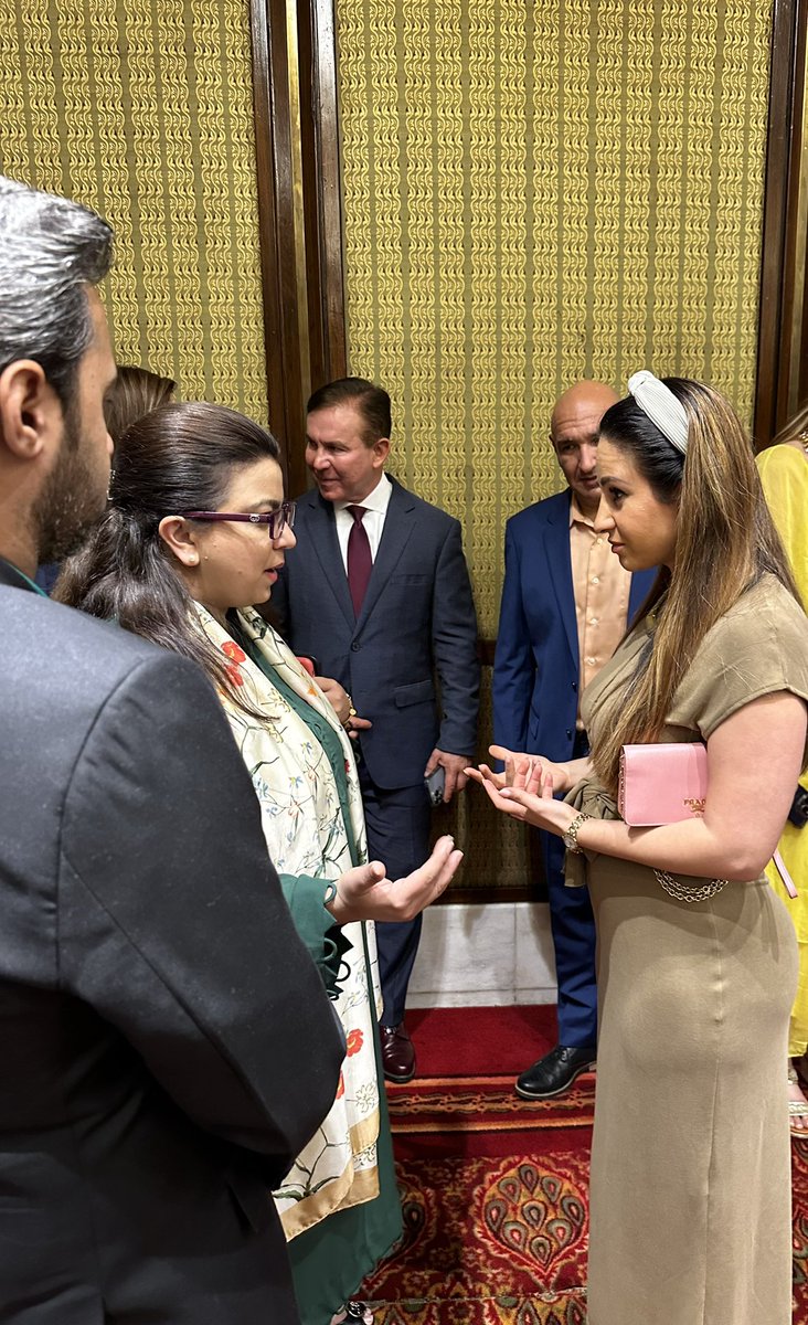 A pleasure to meet with the Pakistani State Minister for IT and Telecommunication, Ms Shaza Khawaja. Discussing how we will address the soft #skills gap in the Pakistani workforce. 

Wonderful dinner this evening at #ITCNAsia with key dignitaries and ministers.

#pakistan