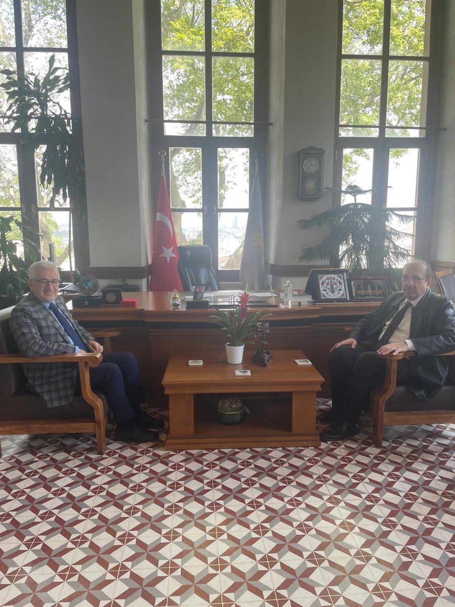 İlahiyat Fakültesi Dekanı Sayın Prof. Dr. Yaşar Düzenli hocamız fakültemizi ziyaret etti. Kendilerine ziyaretlerinden dolayı teşekkür ederiz.