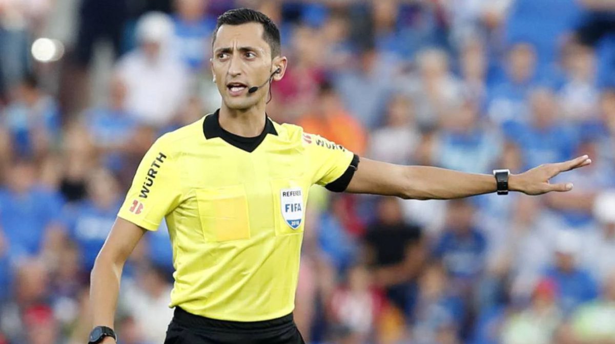 You sir are cheating lanky cunt! Took the sting out the game and made it all about himself. The players deserved a lot better. 🖕⚒️