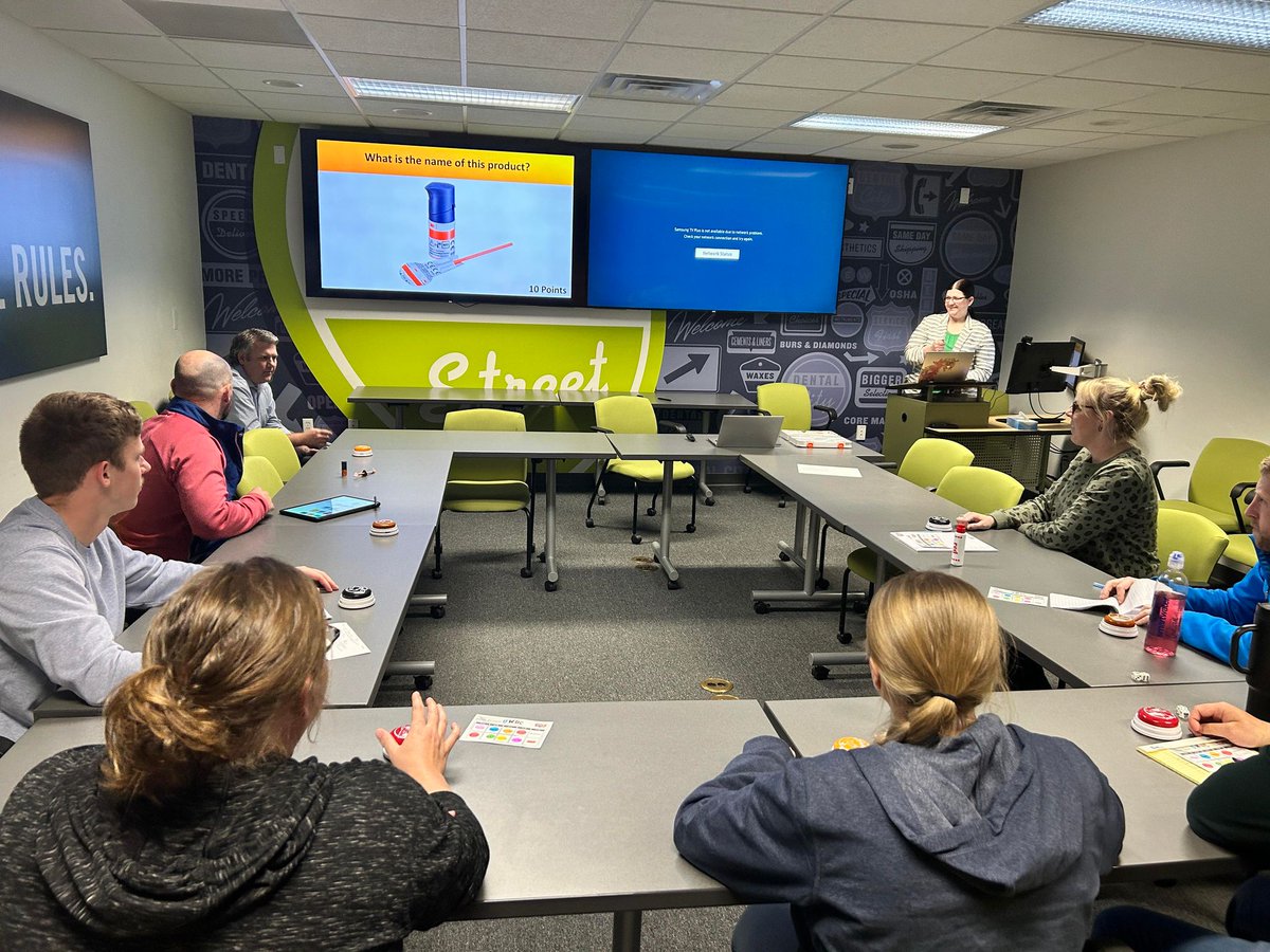 Our other guests today were none other than our friends over at 3M! ✏️🗒️
They refreshed us on top products, shared 3M Healthcare's transition to @SolventumDental, unveiled new dental innovations for the year, and topped it off with a trivia game to keep our minds sharp! 🧠💡