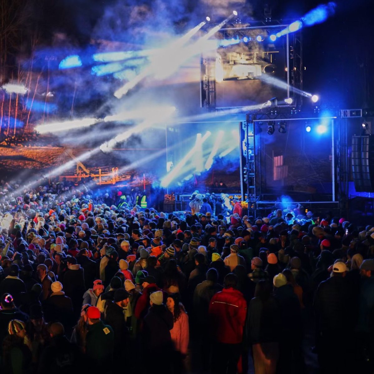 Montreal's @rangermonshow deployed their T8 robotic line source system for Pentapic 2024 at Sommet Morin Heights. Festivities included big air, rail jam, and best trick competitions; alpine hikes; and of course, live entertainment from day to night.