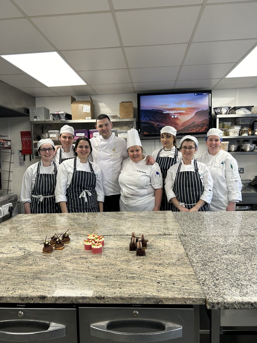 What a fantastic interactive afternoon tea masterclass delivered by the sensational @ashfordcastle @andrewr_pastry for @atu_ie @annflan2 @ATU_GalwayHotel @CaitNoone @OFlynnATU 🌟🌟🌟🌟🌟 An absolute pro! When are you back..We cannot wait to have you back!!! #everydayisaschoolday