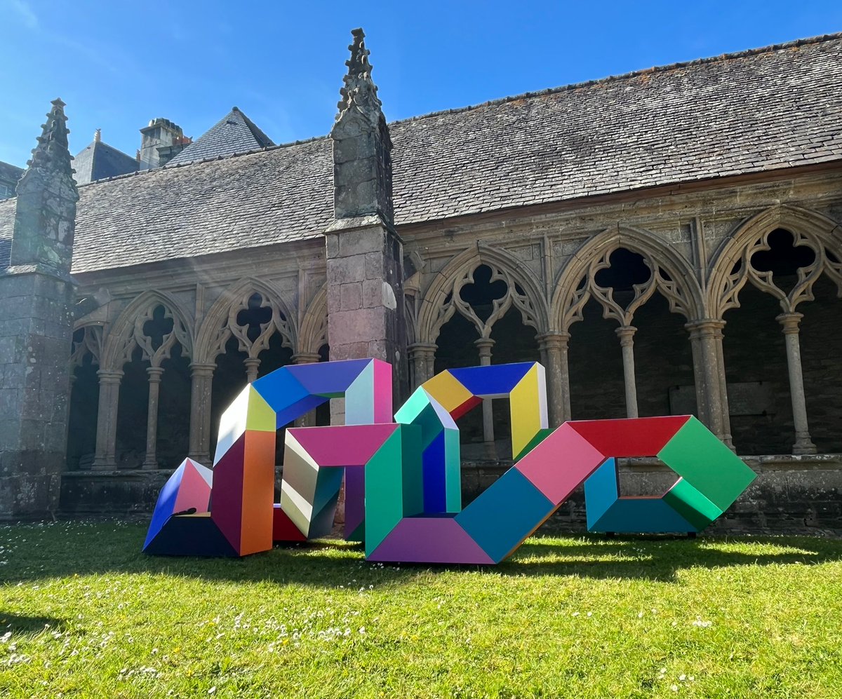 profmenu's tweet photo. Expo #elodieboutry au #cloitretreguier  en collaboration avec les élèves menuisiers du #lyceesavina une synergie pour et avec les acteurs du territoire #eac 
#acrennes #mairietreguier https://t.co/eTkkb2JDpL