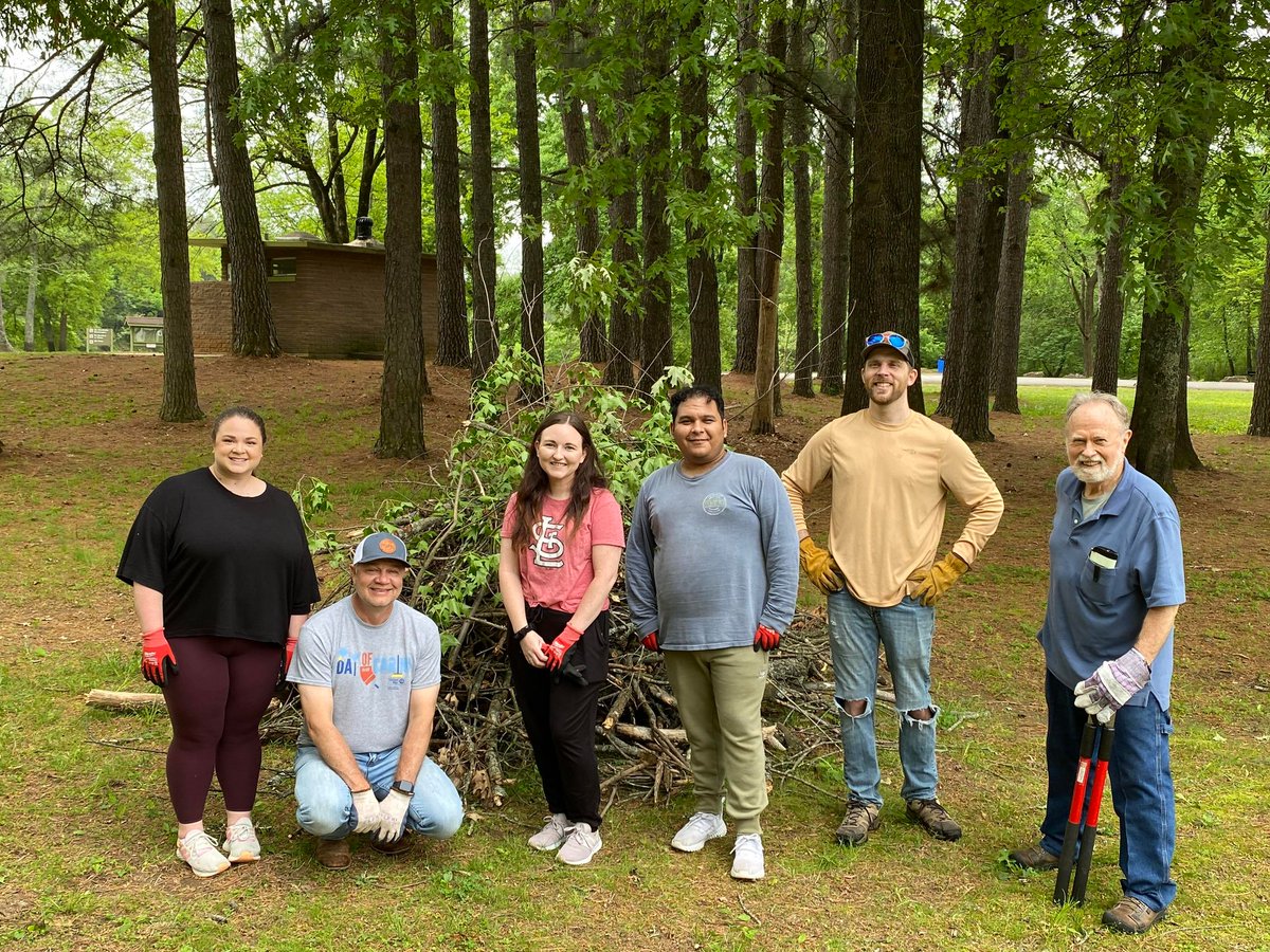 MAHGarch's tweet photo. MAHG Architecture participated in the United Way of Fort Smith - Day of Caring 2024. Our team served at Mulberry Bluff Hole Park and finished off our hard work with shakes from Mulberry Dairy Dip Diner! Thank you to all the volunteers who joined us in supporting our community! https://t.co/VrK2LZW9Zr