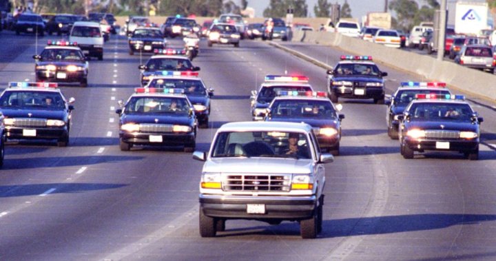 Infamous white Ford Bronco from O.J. Simpson’s police chase up for sale dlvr.it/T5hglN