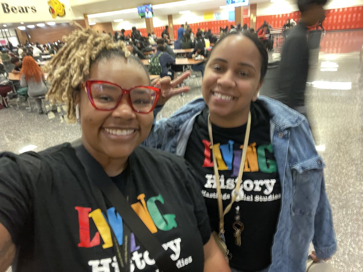 APHayes1's tweet photo. Today we did a thing, our 11th grade students took the USH STAAR! They were focused and ready! Our USH teachers worked hard this year and we know we will see the positive results!
#aliefproud
#hastingsbears
#aliefisd https://t.co/W7Vjjx79df