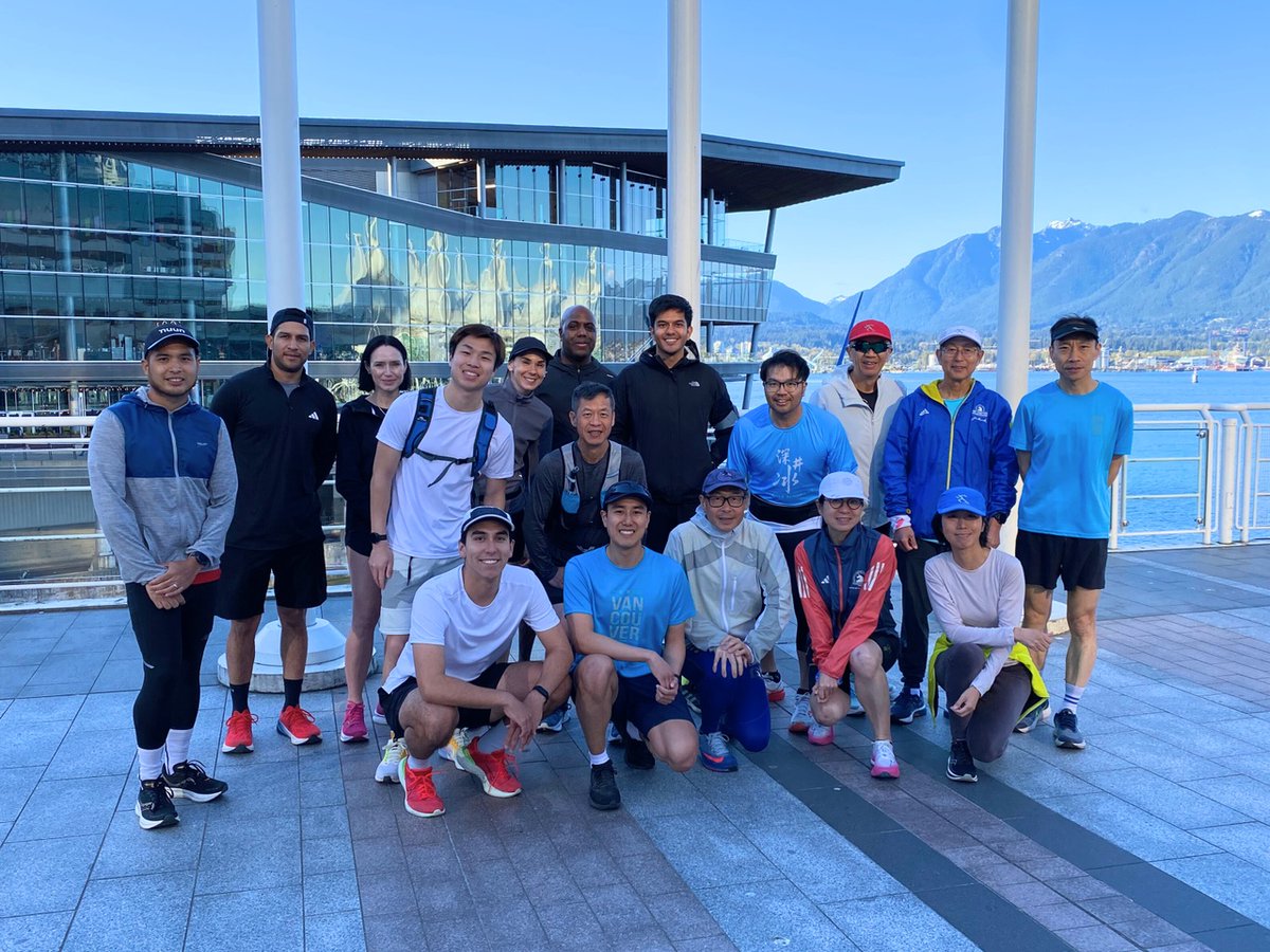 The @MG_Vancouver Pacers Group got together for a social run last night in preparation for the big day! Keep your eye out for this lovely group of volunteers who will be helping you reach your goals on Sunday! #VanSunRun