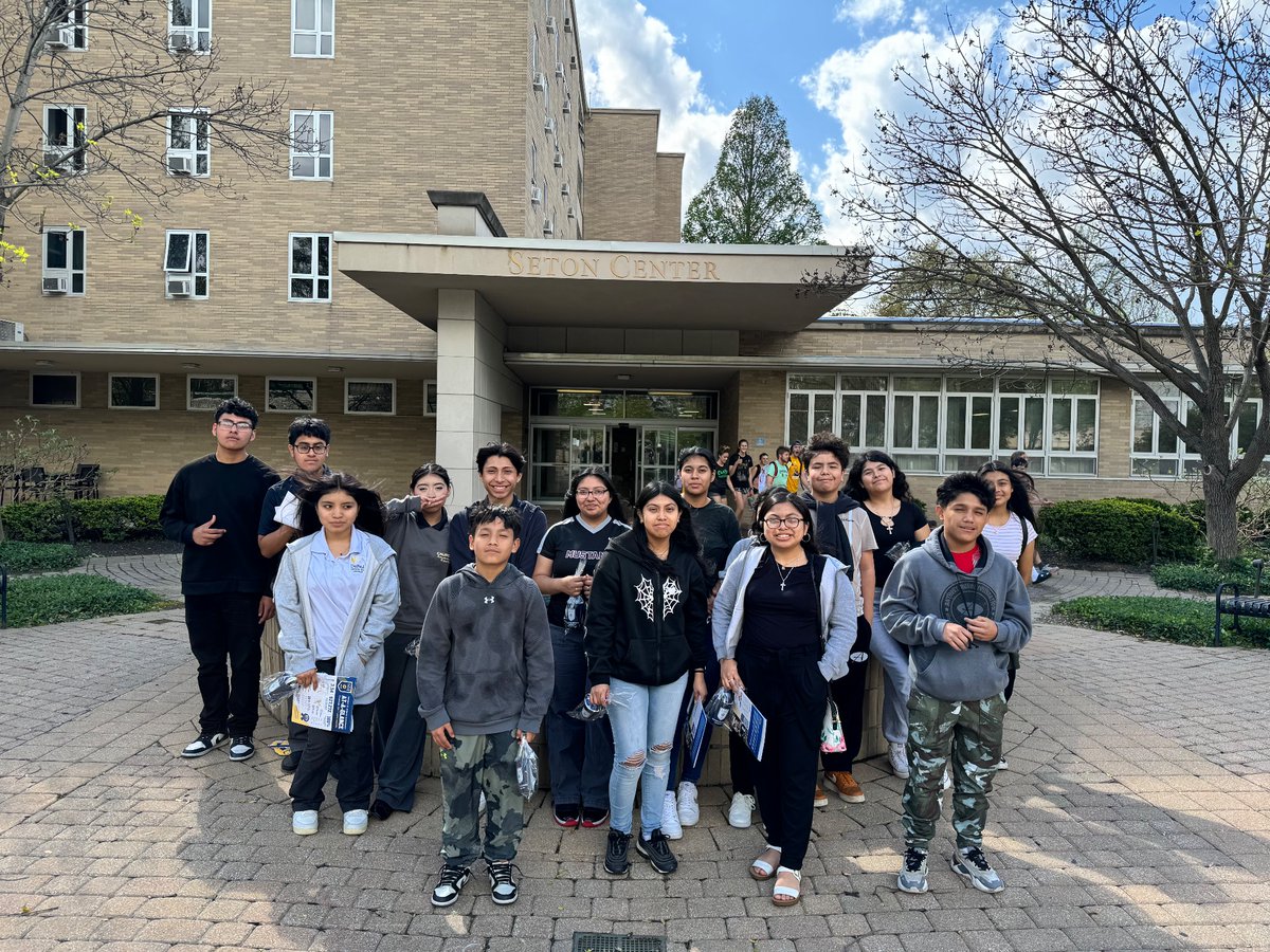 MunozFoundation's tweet photo. Yesterday, some of our #Unplugged students and students with @CGMCincinnati had the chance to visit @MountStJosephU's campus! It was an incredible day learning about college life, academics, and this fantastic local campus.

We are grateful to our #AMFPartner for giving our students a tour and for MSJ’s collaborative scholarship opportunity with the Foundation to be awarded to AMF Impact Program students. Thank you, MSJ for helping us to make an #ImpactForEternity in the lives of Tri-State area youth!