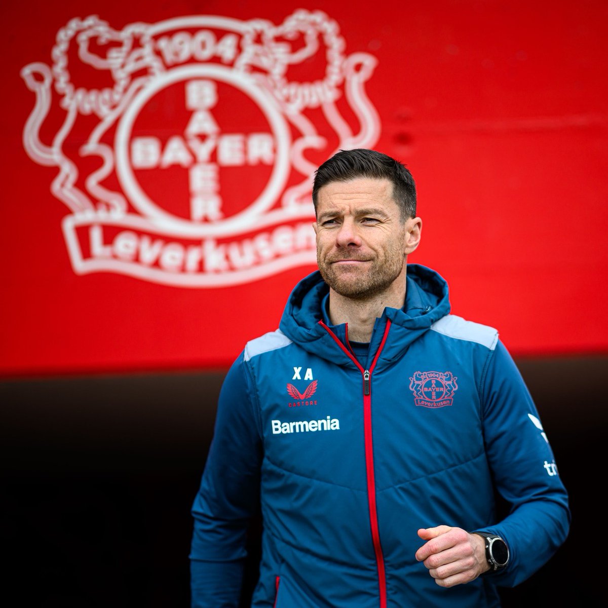 Ni el Real Madrid, ni el FC Barcelona, ni el Manchester City, ni el Manchester United, ni la Juventus, ni el AC Milan. El Bayer Leverkusen acaba de convertirse en el equipo con MÁS PARTIDOS INVICTOS (44) en toda la historia del fútbol TOP 5 de Europa. Están leyendo bien: La