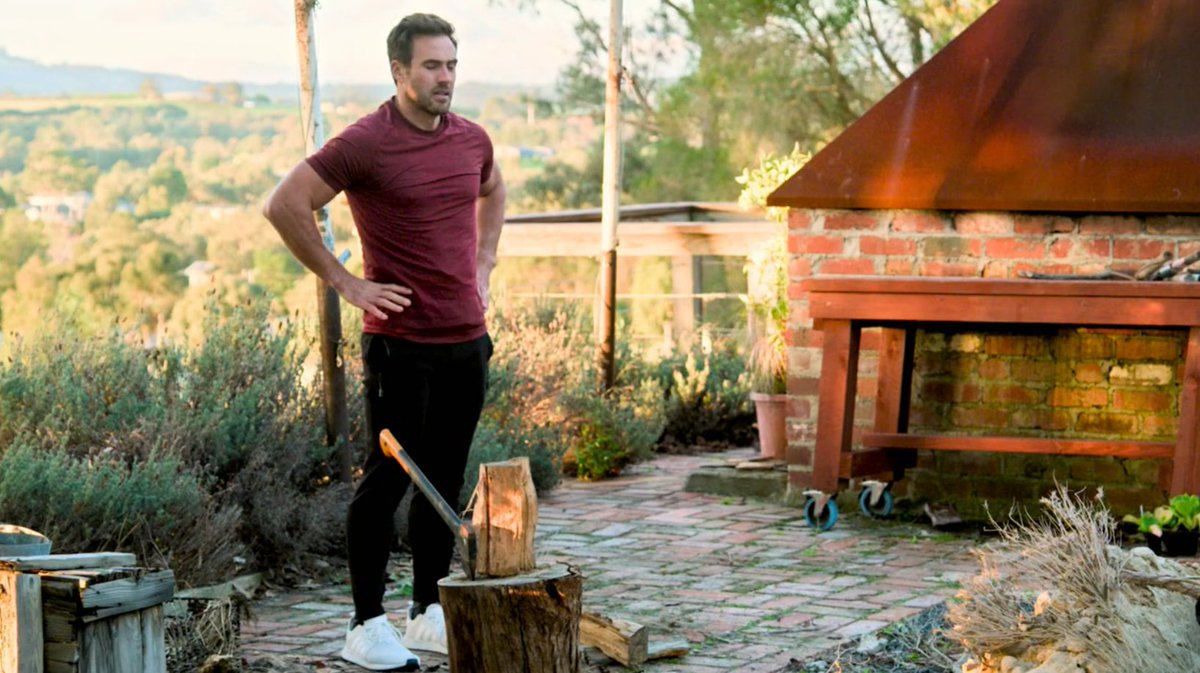 BrandEnthusiasm's tweet photo. I'm really missing my life in the country this week. Different kinds of logs there. 
#NotoriousNeighbourhoodShitter
#neighbours 💩 https://t.co/Zpvn1wHtrt